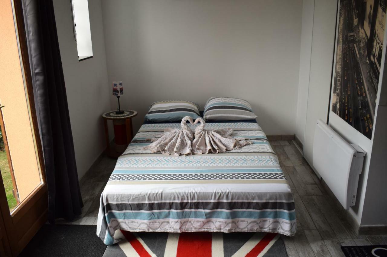 Studio London & Studio Chalet Pannes  Buitenkant foto