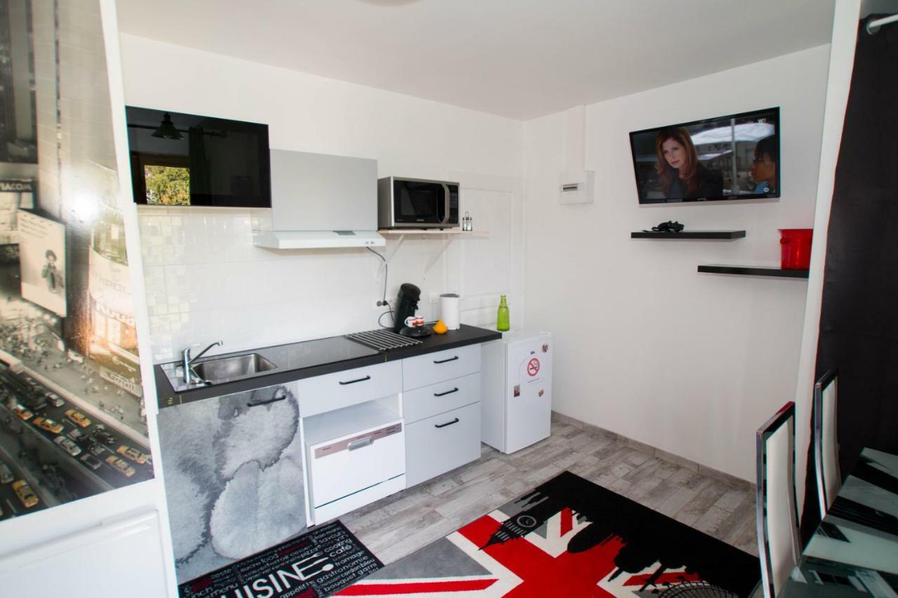 Studio London & Studio Chalet Pannes  Buitenkant foto